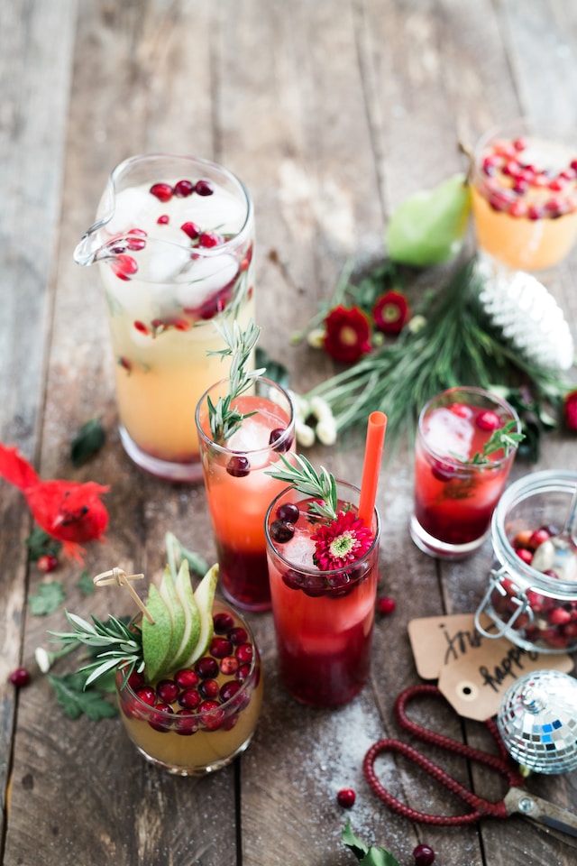 6 Cocktail & Mocktail Recipes For New Years