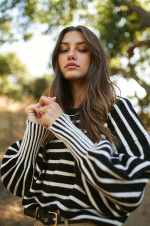 Black& White Striped Puff Sleeve Sweater