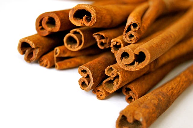 Cinnamon Leaf (Cinnamomum verum) Essential Oil