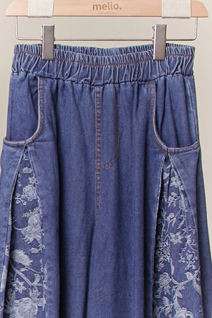 Wide Leg Jeans w/ Floral Side Detailing
